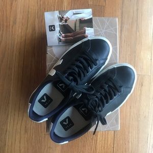veja esplar leather black pierre